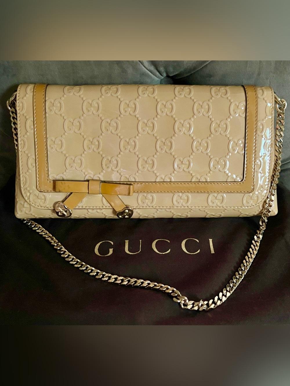 Gucci Patent Mayfair Shoulder/Clutch bag with Gold Chain - Picture 2 of 11